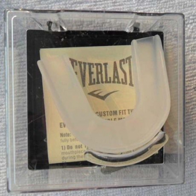 Капа боксерская двухчелюстная Everlast(прозрачная)